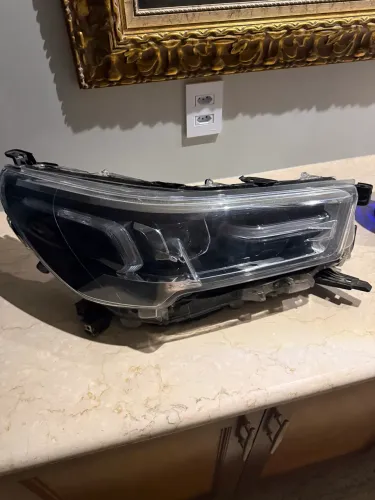 Par de Faróis Toyota Hilux Srx Com Led 2021 2022 2023 2024