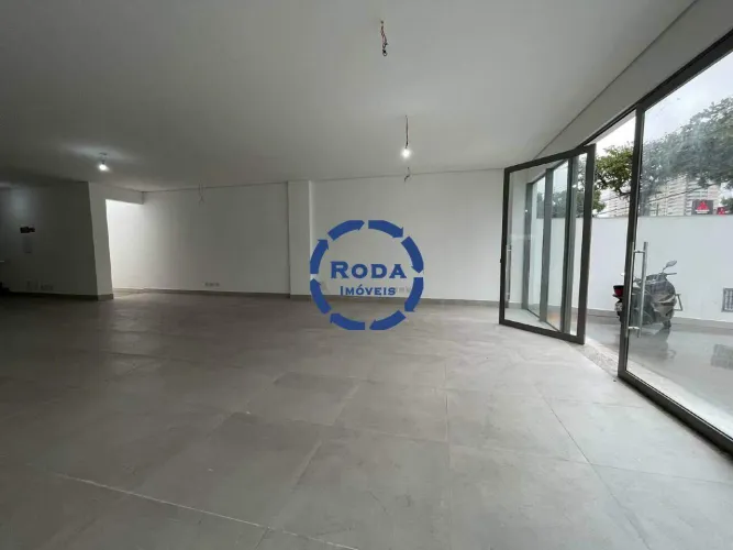 Loja nova para locação, 292m², na Vila Mathias, em Santos/SP.