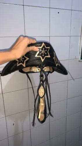 Vendo Chapéu de couro Luiz Gonzaga, cangaceiro, Usado.