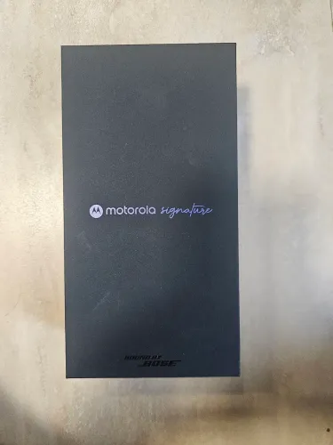 Motorola Signature 5G - Verde Oliva