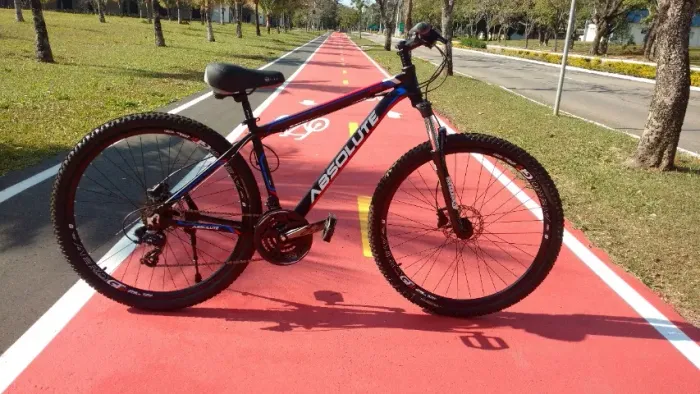 Bicicleta Bike ABSOLUTE Aro 29 ALLUMINIUM, Shimano Tourney, Freios Hidráulicos, Banco Gel