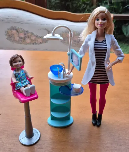 Barbie Profissões Dentista - original Mattel de 2018