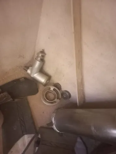Vendo um maquinário de fazer linguiça, preço otimo canhão boca 10 e está em ótimas comtiç,
