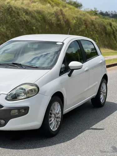Fiat Punto Essence 1.6 Flex 16V 5P 2014