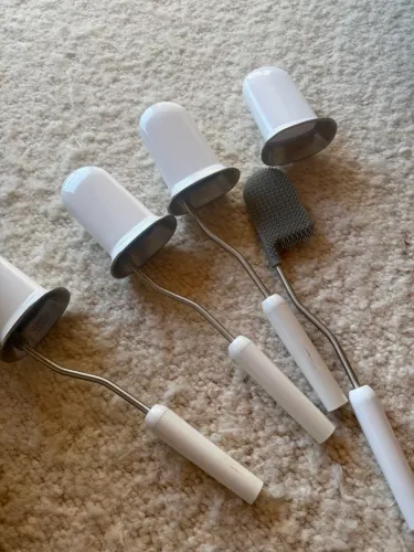 Escova de vaso sanitário Joseph Joseph com cabeça flexível, em aço, com suporte