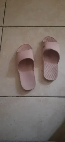 Leve chinelo