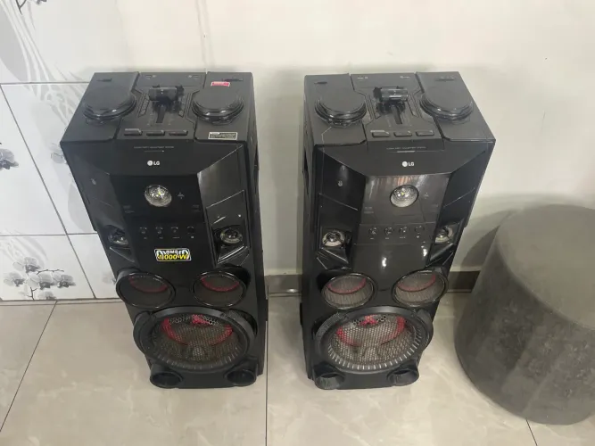 Caixas de som LG XVIII