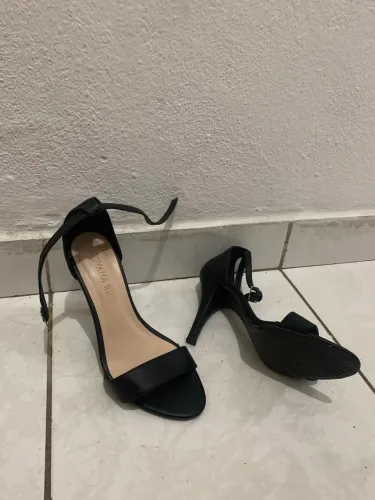 Salto é tênis