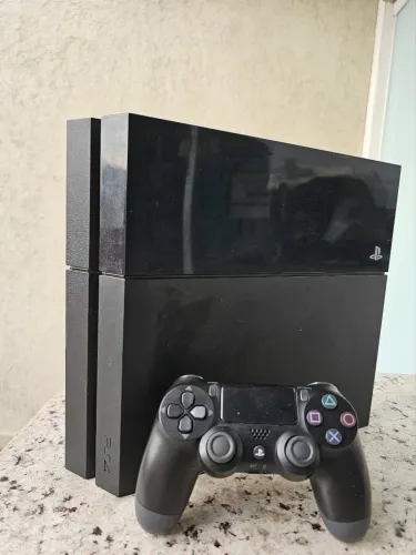 Playstation 4 fat 500 gb com 3 manetes originais e cabos completasssooooooo