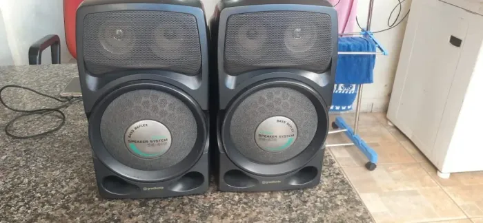 Par Caixa de som SE403 Original, sem detalhes.