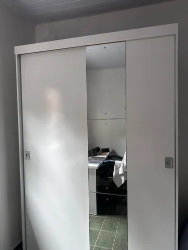 Guarda roupa 2 porta largas com espelho