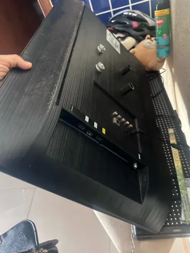 vendo televisão perfeita novinha