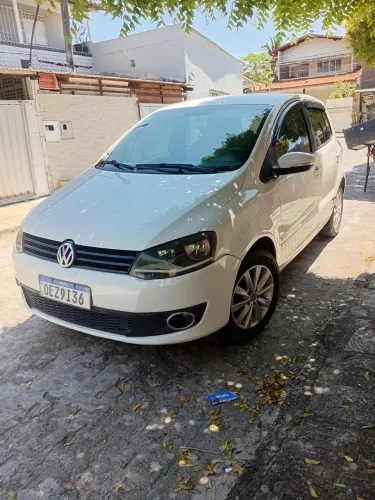 Volkswagen Fox 1.0 MI Total Flex 8V 3P 2013