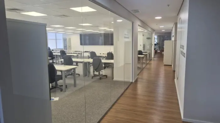 Sala comercial na Avenida Roque Petroni Júnior, 999 - Conj. 81, 82 e 83 1003 m²