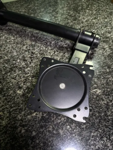 Suporte Articulado para Monitor de Mesa