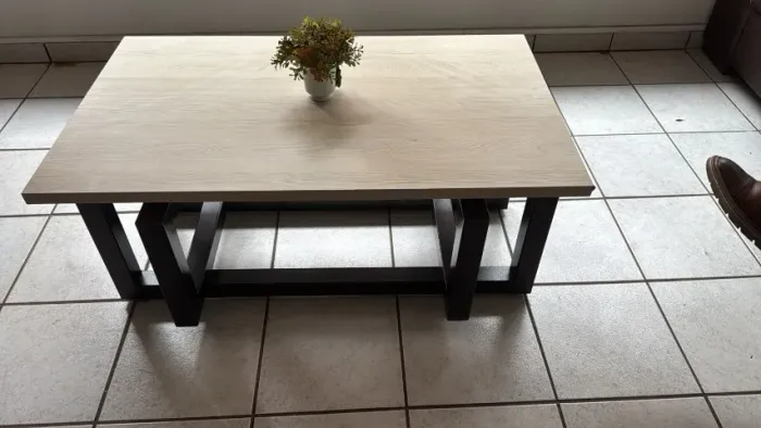 Mesa de Centro Industrial Madeira e Metal Preta 1,00m ? R$ 400 | Campo Grande/MS