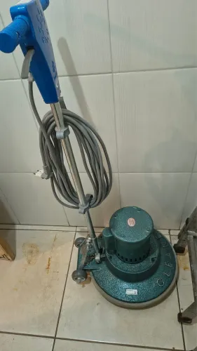Enceradeira industrial
