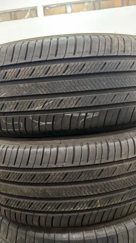 Pneus 235/55/20 marca Michelin
