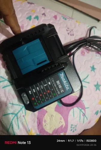 Carregador de Bateria 18V Makita DC18RC
