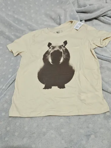 Camiseta Reqular Em Algodão Com Estampa Capivara Bege