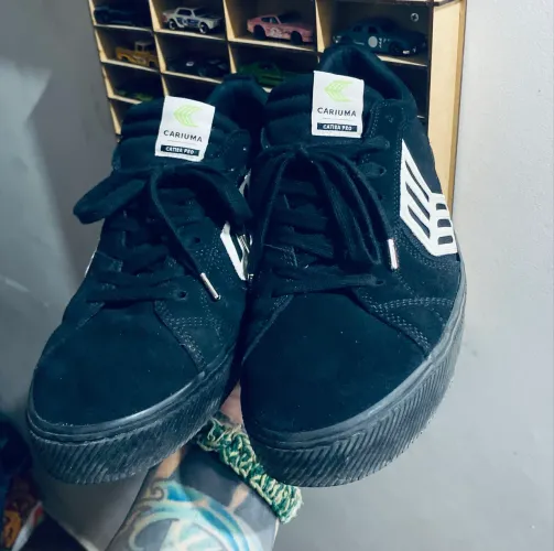 Cariuma skate 43 black 