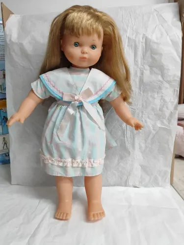 Boneca Antiga Famosa 1994 (Espanha) - Item de Colecionador + Vestido Extra