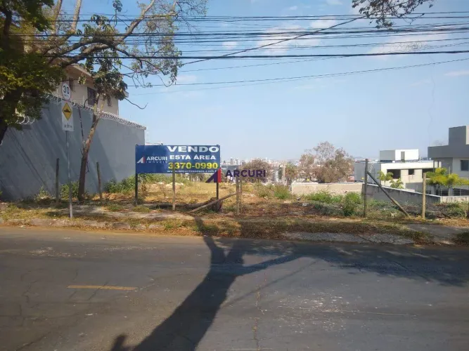 Lote 1340 m² Belvedere (BH) - Venda