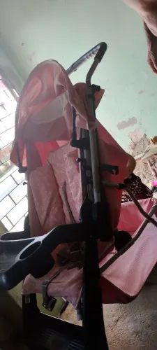 Carrinho de bebê menina