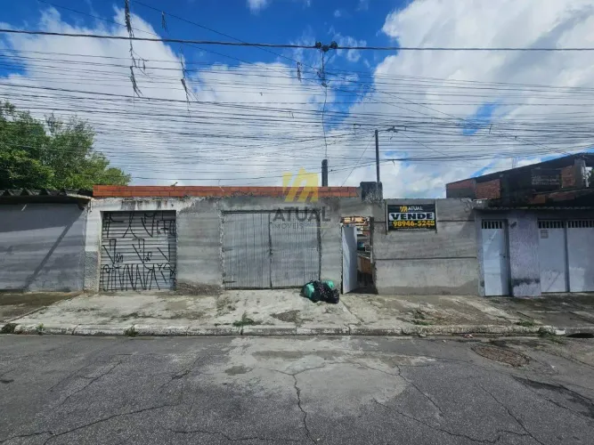 Terreno à venda no Grajaú com 3 Casas Antigas