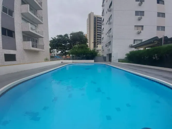 Amplo Apto mobiliado c/ 137m2, 3 Qtos, varanda, à poucos metros da Praia de Tambaú!