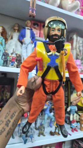 Boneco Falcon Salto Fantástico Estrela 32cm aprox. (Relançamento)