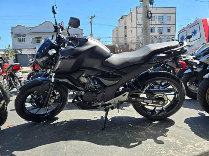 Nova Yamaha Fz15 2026 + emplacamento