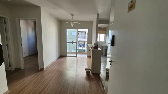 Apartamento no Solar das Laranjeiras com condomínio incluso.