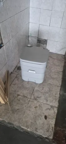 Vaso Portátil Sanitário Banheiro Químico 20 Lts Camping Cor Cinza