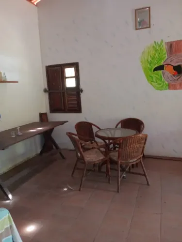 Excelente casa para quem busca sossego, segurança e espaço; *