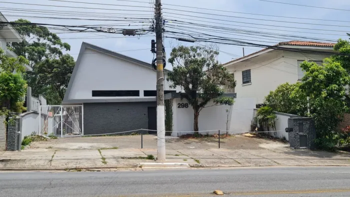 Casa comercial na Rua Almirante Pereira Guimarães, 298  226 m²