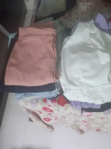 Vendo lote de roupas masculinas e femininas
