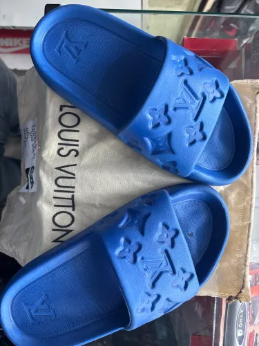 Chinelo lv