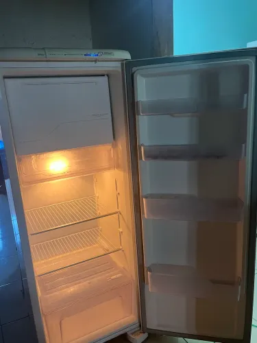 Geladeira Electrolux Frost Free em ótimo estado