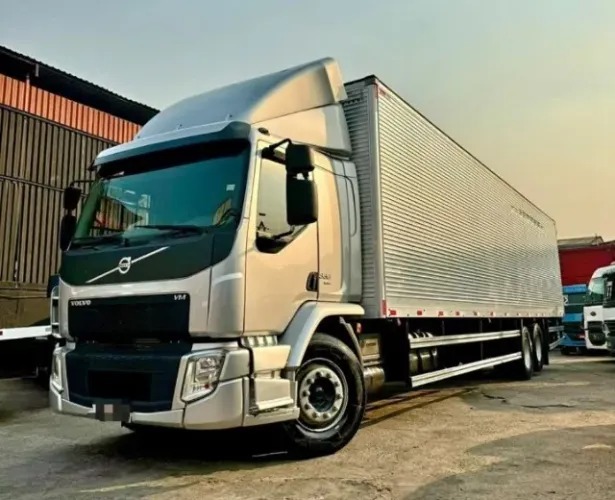 Volvo vm 330 2019 6x2 Bau