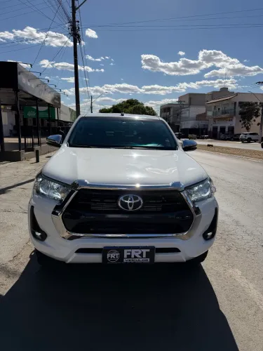 Toyota Hilux CD SRV 4X4 2.8 TDI Diesel Aut. 2024