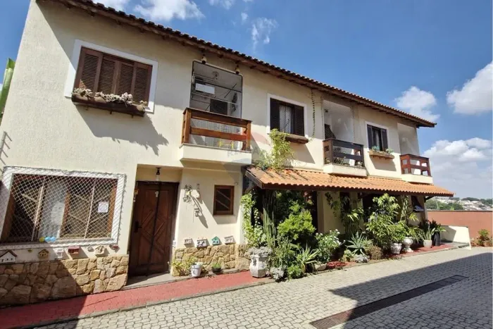 Casa em condomínio no Tremembé com 97m², 2 suítes, home office e 2 vagas