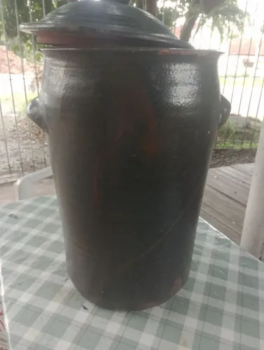 Pote de barro antigo 