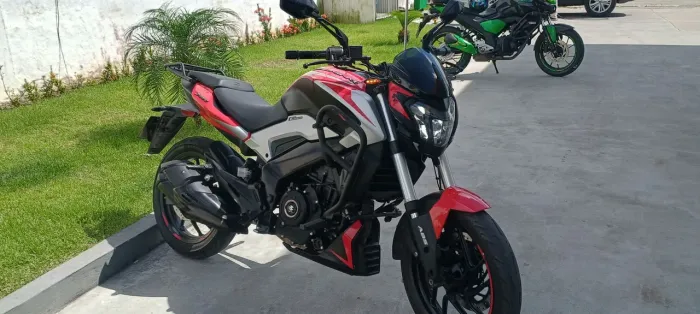 Dominar 250 bem conservada