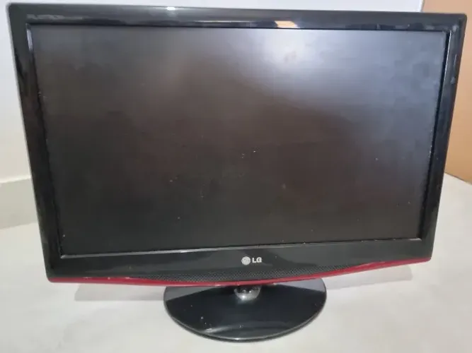 Monitor / TV LG Flatron M237WA com DEFEITO