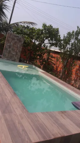 Alugo casa c piscina valor 600 reias não paga luz