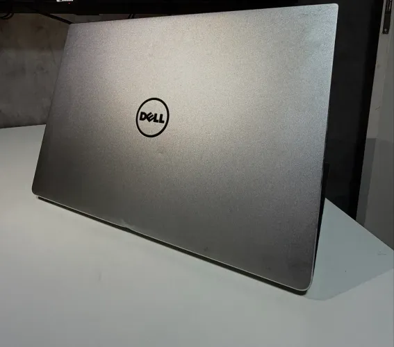 Dell Inspiron 15 7000 - Intel Core i5  + SSD + NVIDIA 940MX 