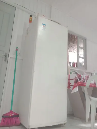 Vendo uma geladeira Brastemp