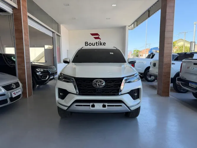 Toyota Hilux SW4 SRX 4X4 2.8 TDI 16V Dies. Aut. 2022