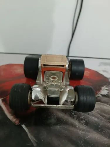 Carrinho miniatura Hot Rod da Tonka anos 70. Item raro  ideal para colecionadores .